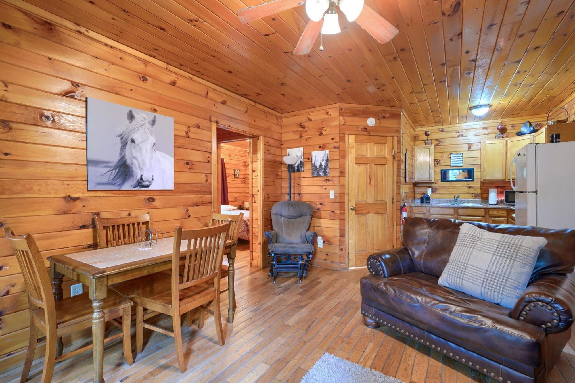 לוגן Blue Rose Cabins - Pine Ridge Cabin מראה חיצוני תמונה